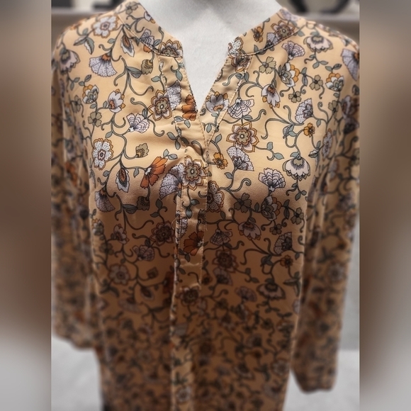 Rose + Olive Liberty Floral Button-Down Blouse - Picture 4 of 4